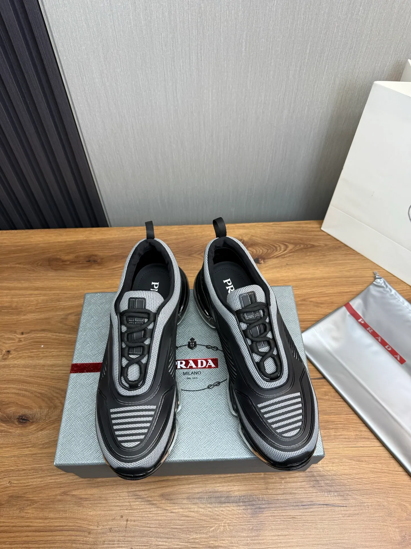 Men's shoes 💰640💰 [PRADA] Men's shoes are popular in the counter, high-quality shipments ✔️Official website synchronization, original fly-woven epoxy fabric + cowhide lining, 1⃣️ to 1⃣️ replica, original air-cushion original bottom, 38-45 (one size larger)